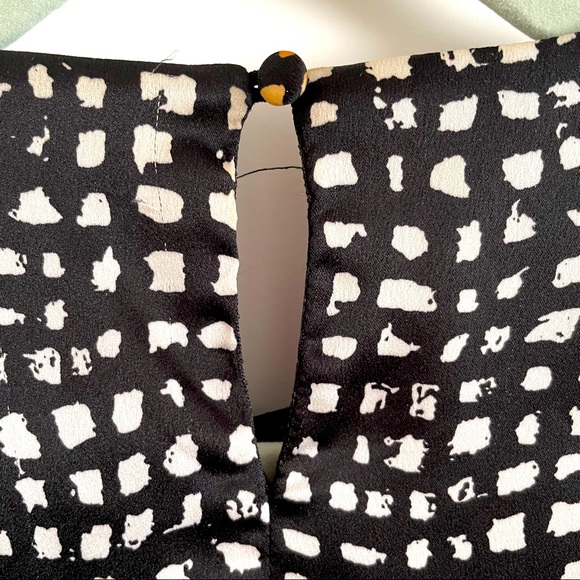 Theme Asymmetrical Sleeveless Dress - size M - Picture 9 of 9